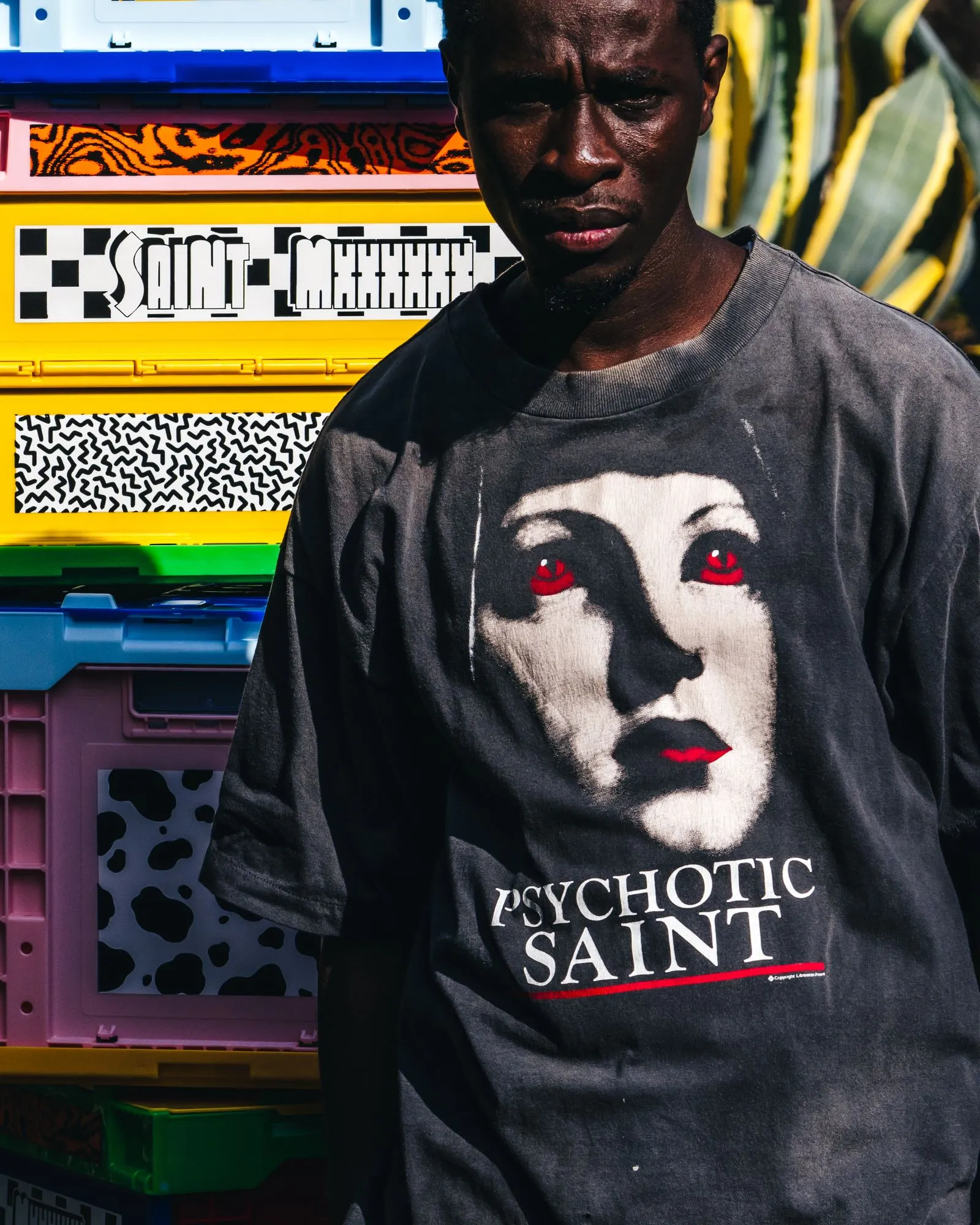 SAINT Mxxxxxx SS TEE/PSYCHOTIC SNT/BLK Gothic heavy metal rock style retro short-sleeved Mysterious woman's face printed distressed TEE Washed black S-XL Same as the original version Cylindrical side seam OE yarn fabric Garment dyeing Faded by heavy washing Bust plaster faded Correct version Matching of original accessories